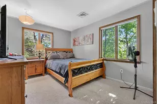 40 Brentwood Dr, Poughkeepsie, NY 12603 - Photo 41