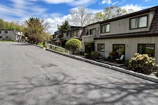 10 Sycamore Dr, Middletown, NY 10940 - Photo 3