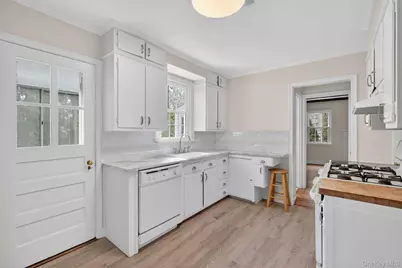 64 Beech Street W, White Plains, NY 10604 - Photo 17