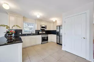 64 Cottage Pl, Mineola, NY 11501 - Photo 21
