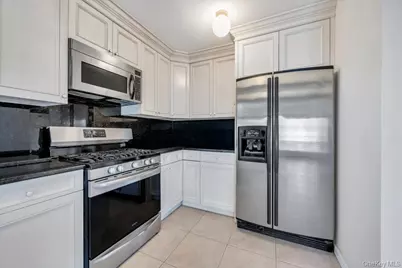 64 Cottage Place, Mineola, NY 11501 - Photo 23