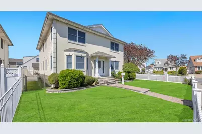 64 Cottage Place, Mineola, NY 11501 - Photo 3