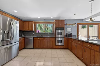 4 Innsbruck Boulevard, Hopewell Junction, NY 12533 - Photo 11