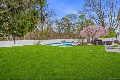 79 White Pine Way, Medford, NY 11763 - Photo 25