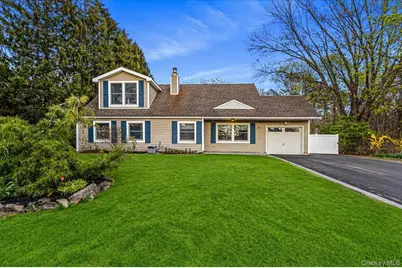 79 White Pine Way, Medford, NY 11763 - Photo 1