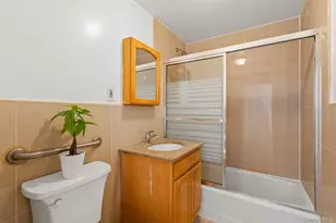 35-06 Leavitt St, Flushing, NY 11354 - Photo 15