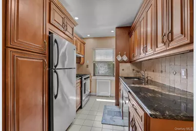 1195 E Broadway #L23, Hewlett, NY 11557 - Photo 7