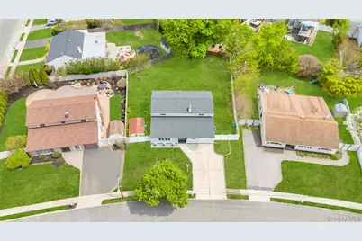 55 Starfire Drive, Centereach, NY 11720 - Photo 3