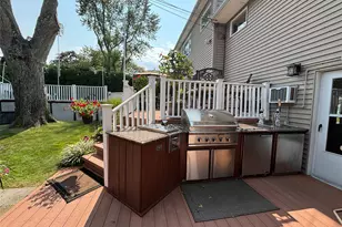 14 Jane Dr, Old Bethpage, NY 11804 - Photo 23