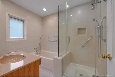 11 Garden Drive, Lynbrook, NY 11563 - Photo 13