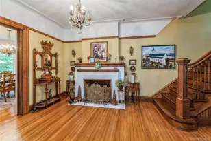 110 Red Spring Ln, Glen Cove, NY 11542 - Photo 9