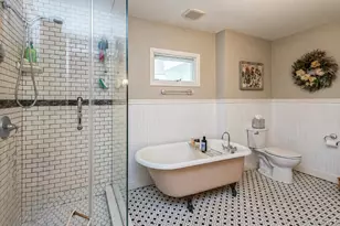110 Red Spring Ln, Glen Cove, NY 11542 - Photo 35