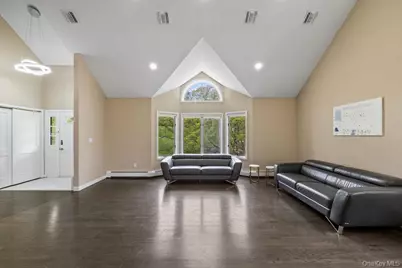 10 Christine Drive, Spring Valley, NY 10977 - Photo 9