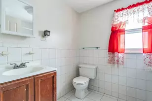 20 Ronald Pl, Roosevelt, NY 11575 - Photo 13