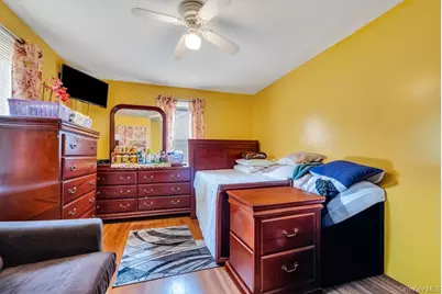 20 Ronald Place, Roosevelt, NY 11575 - Photo 9