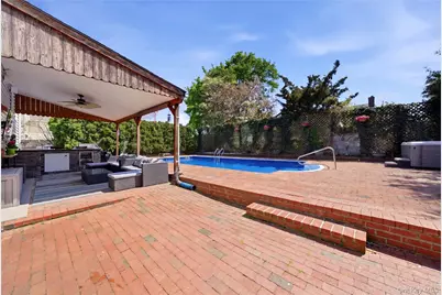 204 Violet Street, Massapequa Park, NY 11762 - Photo 35