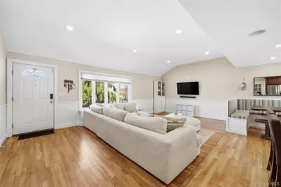 204 Violet Street, Massapequa Park, NY 11762 - Photo 3
