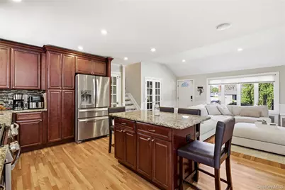 204 Violet Street, Massapequa Park, NY 11762 - Photo 9