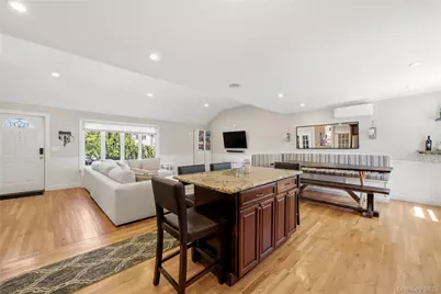 204 Violet Street, Massapequa Park, NY 11762 - Photo 11