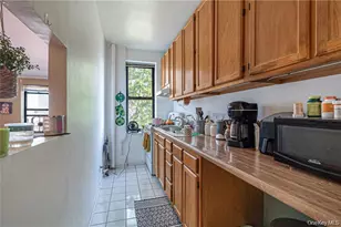 210 Martine Ave, White Plains, NY 10601 - Photo 7