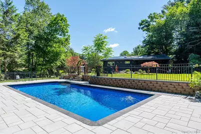 27 Lakeview Avenue W, Cortlandt Manor, NY 10567 - Photo 1