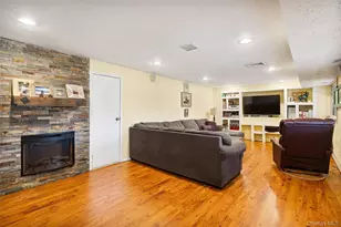11 Harvest Ln, West Islip, NY 11795 - Photo 7