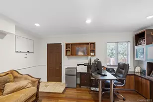 10 Hart Pl, Dix Hills, NY 11746 - Photo 33