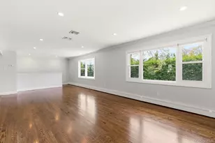 22 Wiggins St, Ronkonkoma, NY 11779 - Photo 5