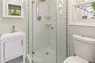 22 Wiggins Street, Ronkonkoma, NY 11779 - Photo 21