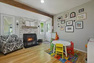 9 Copperbeech Rd, Saint James, NY 11780 - Photo 11