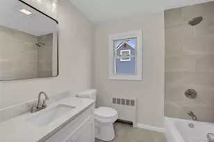 102 Hausch Blvd, Roosevelt, NY 11575 - Photo 15