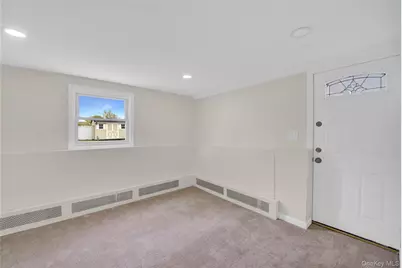 102 Hausch Boulevard, Roosevelt, NY 11575 - Photo 19