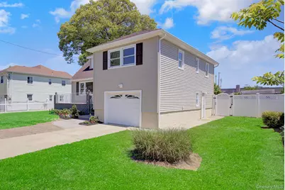 102 Hausch Boulevard, Roosevelt, NY 11575 - Photo 3