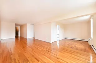 25 Canterbury Rd, Great Neck, NY 11021 - Photo 9