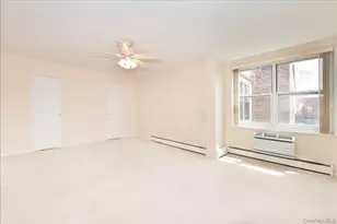 25 Canterbury Rd, Great Neck, NY 11021 - Photo 21