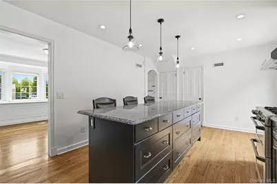 35 Sherry Hill Lane, Manhasset, NY 11030 - Photo 13