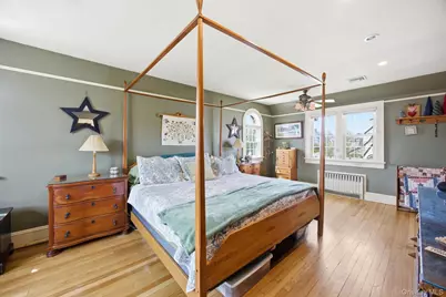 110 Bedford Avenue, New Hyde Park, NY 11040 - Photo 17
