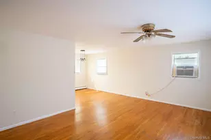 18 Edna Dr, Syosset, NY 11791 - Photo 17