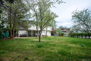 18 Edna Dr, Syosset, NY 11791 - Photo 33