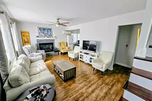 27 Spruce St, Hicksville, NY 11801 - Photo 9