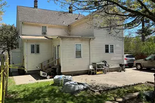 241 Covert St, Westbury, NY 11590 - Photo 19