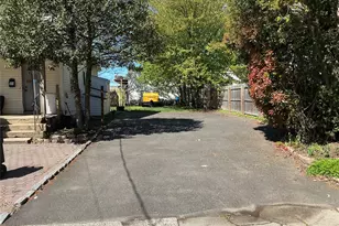 241 Covert St, Westbury, NY 11590 - Photo 5