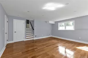 9 Tulip Ln, Port Washington, NY 11050 - Photo 11