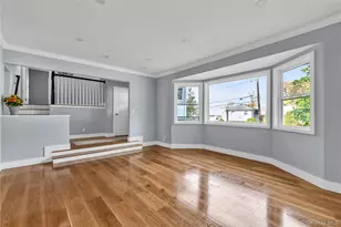 9 Tulip Ln, Port Washington, NY 11050 - Photo 3