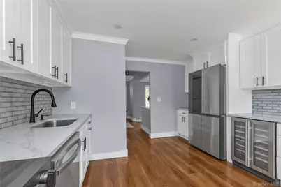 9 Tulip Lane, Port Washington, NY 11050 - Photo 9