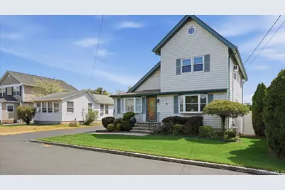 14 McCord Place, Bethpage, NY 11714 - Photo 3