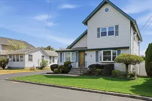 14 McCord Pl, Bethpage, NY 11714 - Photo 3
