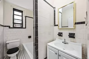 766 Brady Ave, Bronx, NY 10462 - Photo 19