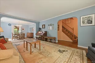 218-37 Grand Central Pkwy, Hollis, NY 11427 - Photo 5