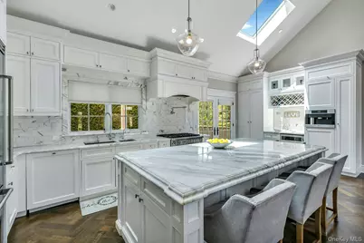 33 Harwood Drive E, Glen Cove, NY 11542 - Photo 7